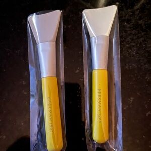 Beekman 1802 Skincare Applicator with Yellow Handle set of 2